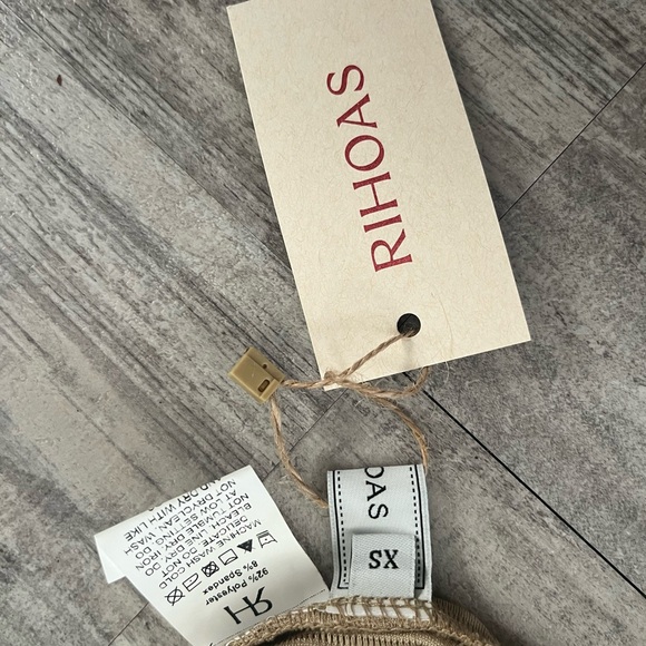 NWT Rihoas wavy ribbed top - Picture 6 of 6